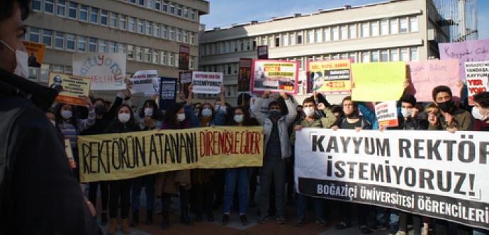 Manifestations pacifiques après la nomination, le 1er janvier 2021, du professeur Melih Bulu au poste de recteur de l'université du Bosphore (Boğaziçi), à Istanbul