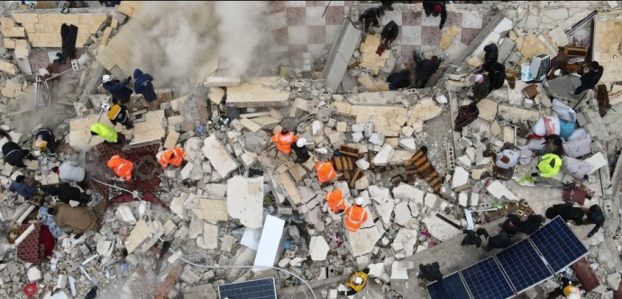 Débris suite au tremblement de terre en Syrie