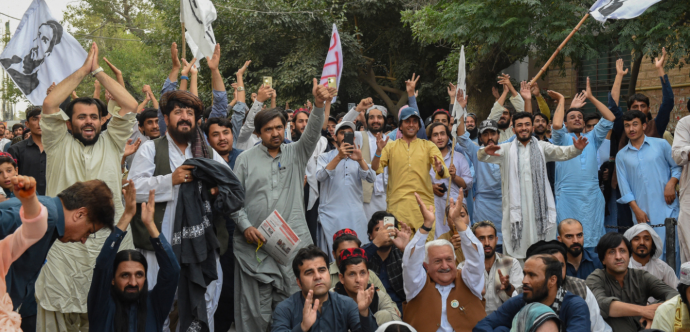 Des partisans et des militants du PMouvement de protection pachtoune (PTM) participent à une manifestation contre les opérations militaires à Khyber Pakhtunkhwa, à Quetta, le 7 juillet 2024.