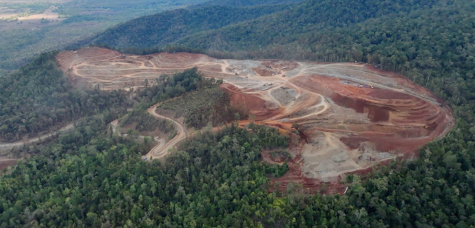 Une mine de nickel à ciel ouvert à Palawan, Philippines