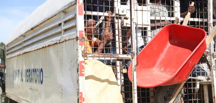 Migrants dans un fourgon