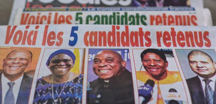 Affiche présentant les cinq candidats aux élections de la Côte d'Yvoire 