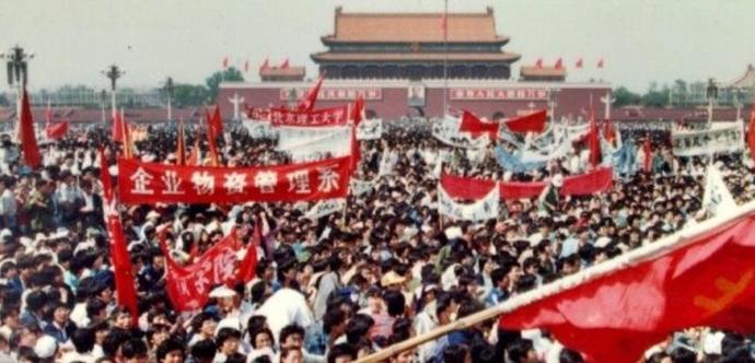 Foule qui manifeste en Chine