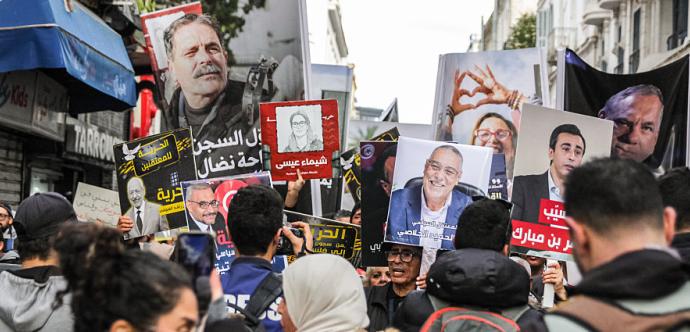 condamnations dans l’affaire collective dite « du complot » est une parodie de justice