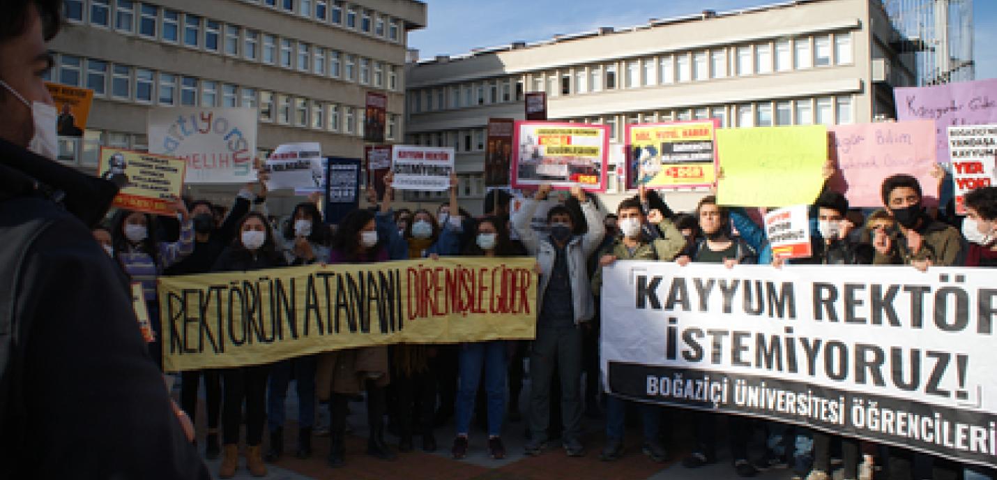 Manifestations pacifiques après la nomination, le 1er janvier 2021, du professeur Melih Bulu au poste de recteur de l'université du Bosphore (Boğaziçi), à Istanbul 