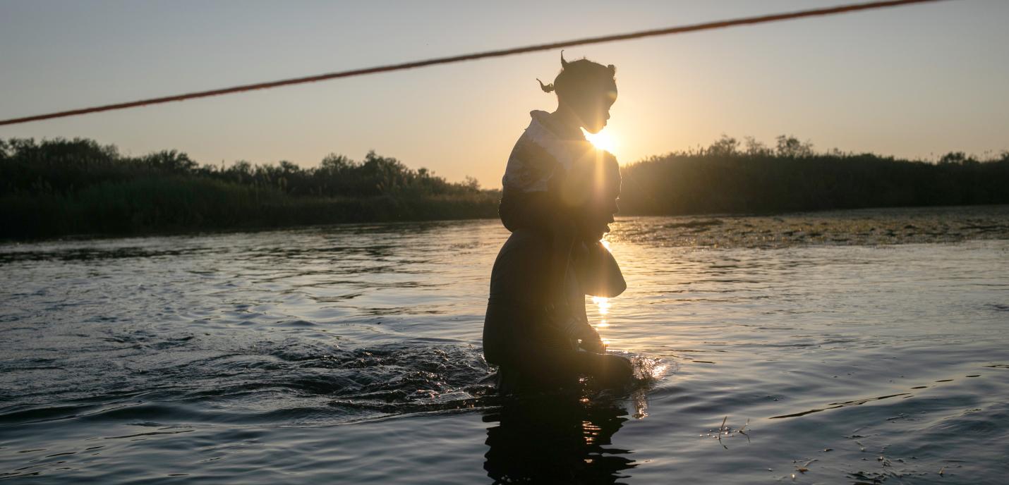 Large Migration Surge Crosses Rio Grande