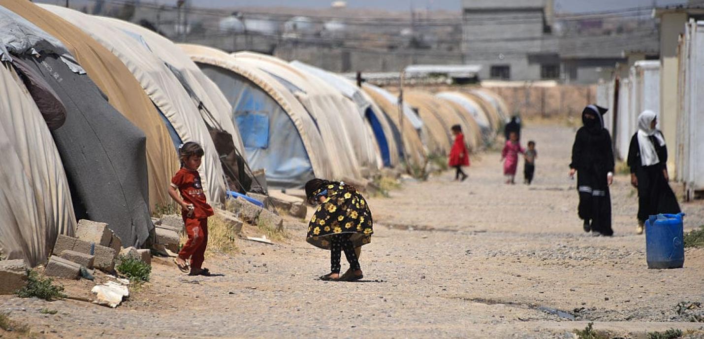 Petites filles réfugiés camps