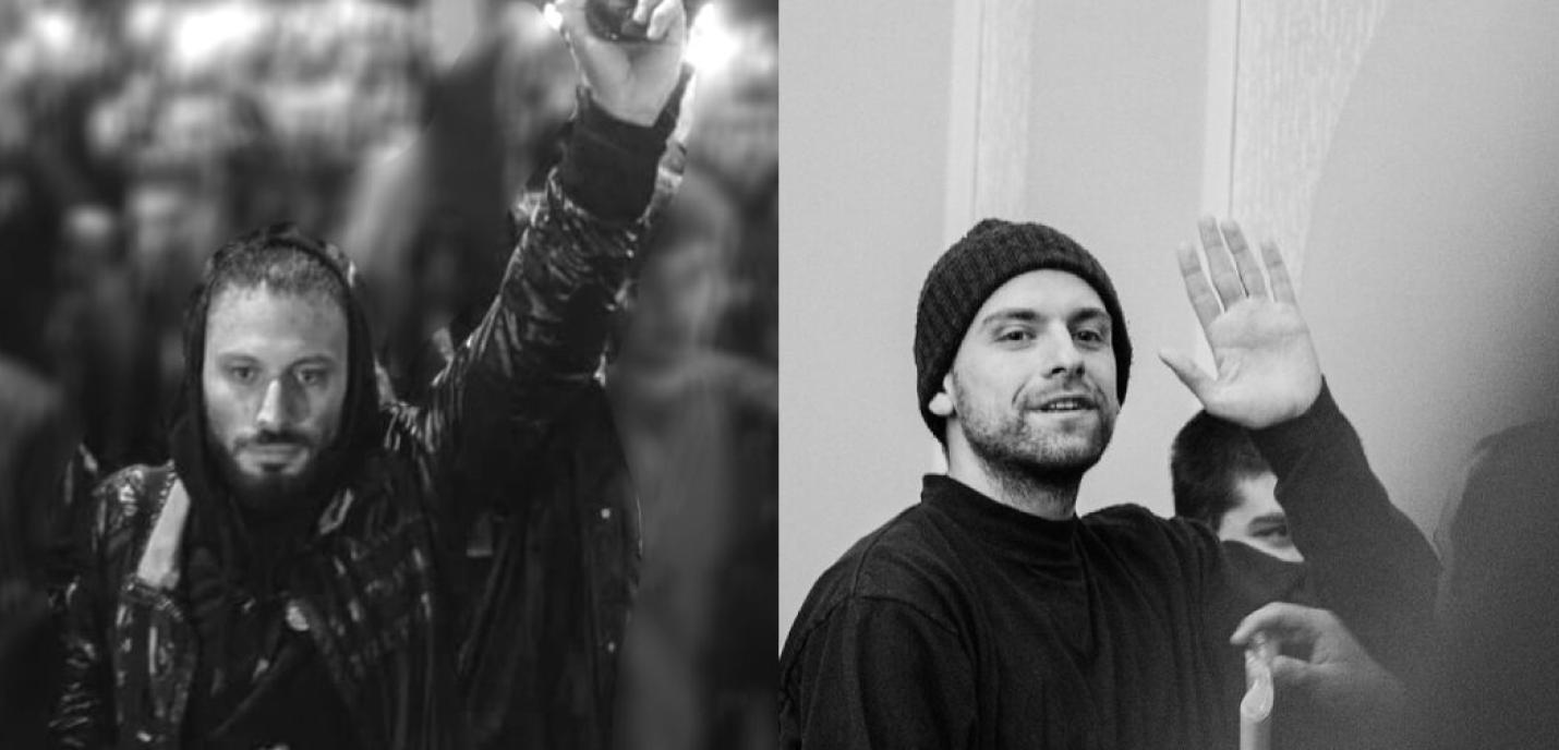 Deux photos en noir et blanc placées côte à côte. À gauche, un homme barbu portant une veste imperméable lève le poing en signe de protestation dans une foule floue en arrière-plan. À droite, un autre homme barbu, vêtu d’un bonnet et d’un pull sombre, esquisse un sourire et lève la main comme pour saluer, à l’intérieur d’un bâtiment.