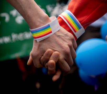 Japon. La décision de Fukuoka au sujet des couples de même sexe illustre les progrès réalisés en matière de droits des LGBTI 