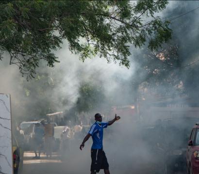 Sénégal : Les autorités doivent immédiatement arrêter les violences policières et rétablir les réseaux sociaux