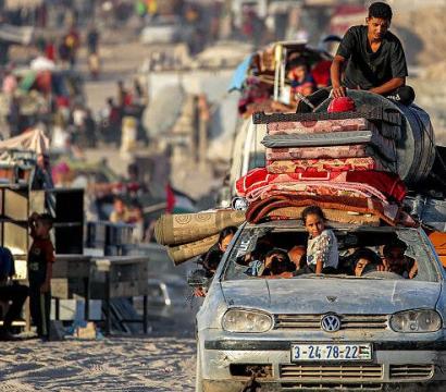 Une famille palestinienne fuient Gaza, sous l'offensive israélienne.