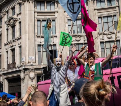 Photo d'une manifestation pour défendre les droits humains