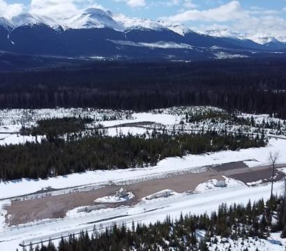 Vue aérienne de la zone déboisée pour faire place à la station de compression Titanium Peak, avril 2025